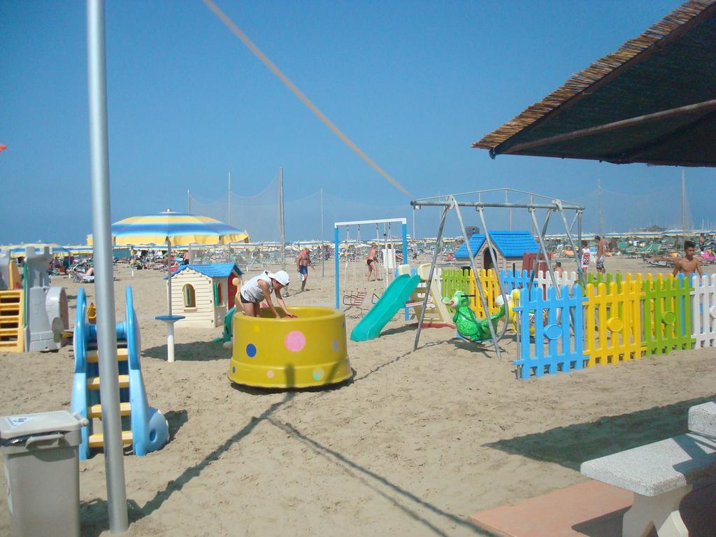 Hotel Villa Ersilia Rimini B&B Exteriör bild